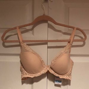 NWT Natori “Feathers” bra with mesh and lace